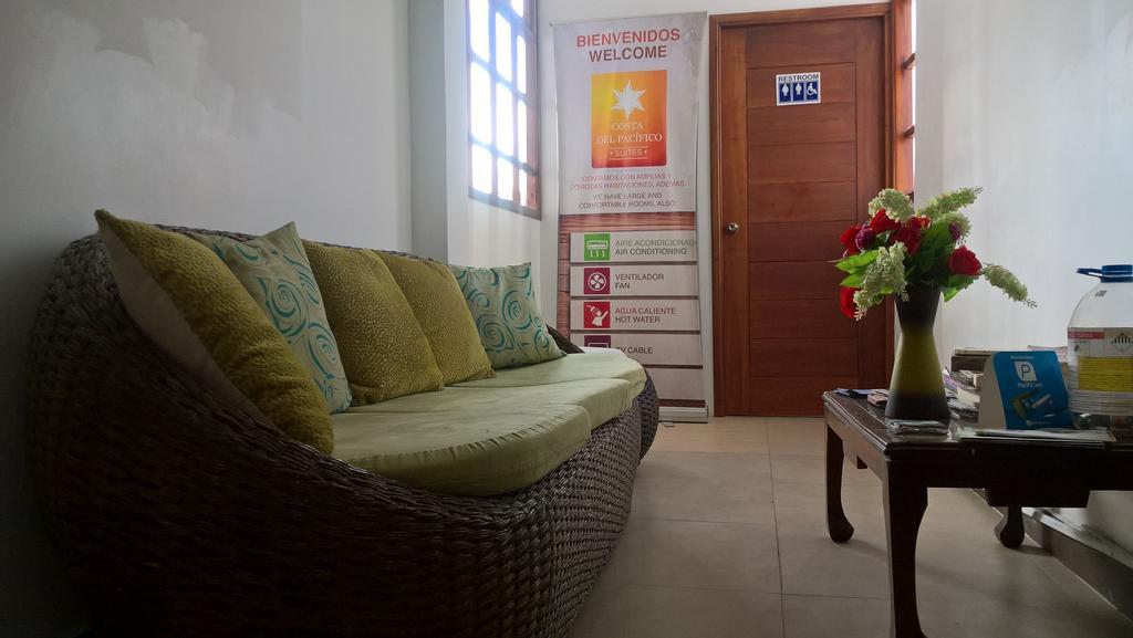 Hostal Costa Del Pacifico ปูแอร์โตอาโยรา ภายนอก รูปภาพ
