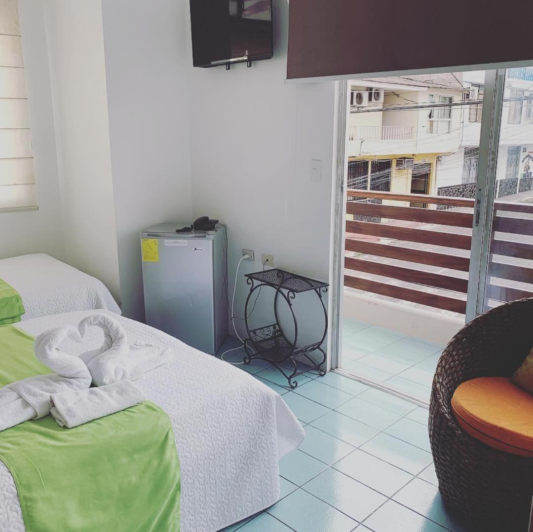 Hostal Costa Del Pacifico ปูแอร์โตอาโยรา ภายนอก รูปภาพ